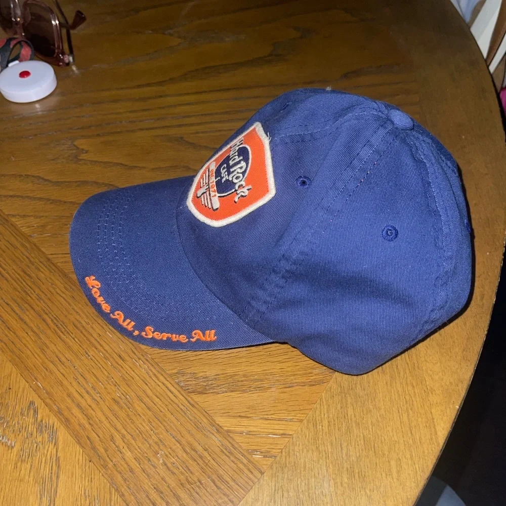 Hard Rock Cafe Navy Adjustable Cap Embroidered Logo Love all Serve All - Picture 3 of 6